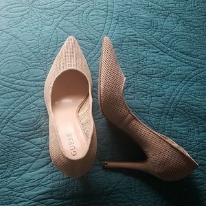 GUESS Women's ELOYS Pump